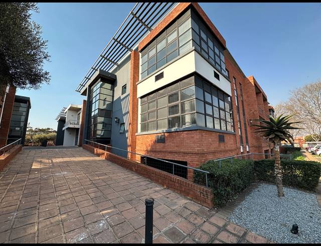 253.90M² OFFICE TO LET IN ECO PARK ESTATE